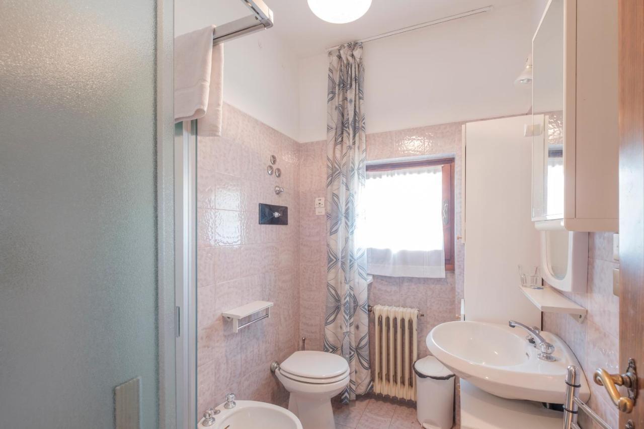 Villa Ida - 2 Bedrooms Apartment With Private Garden Sirmione Extérieur photo